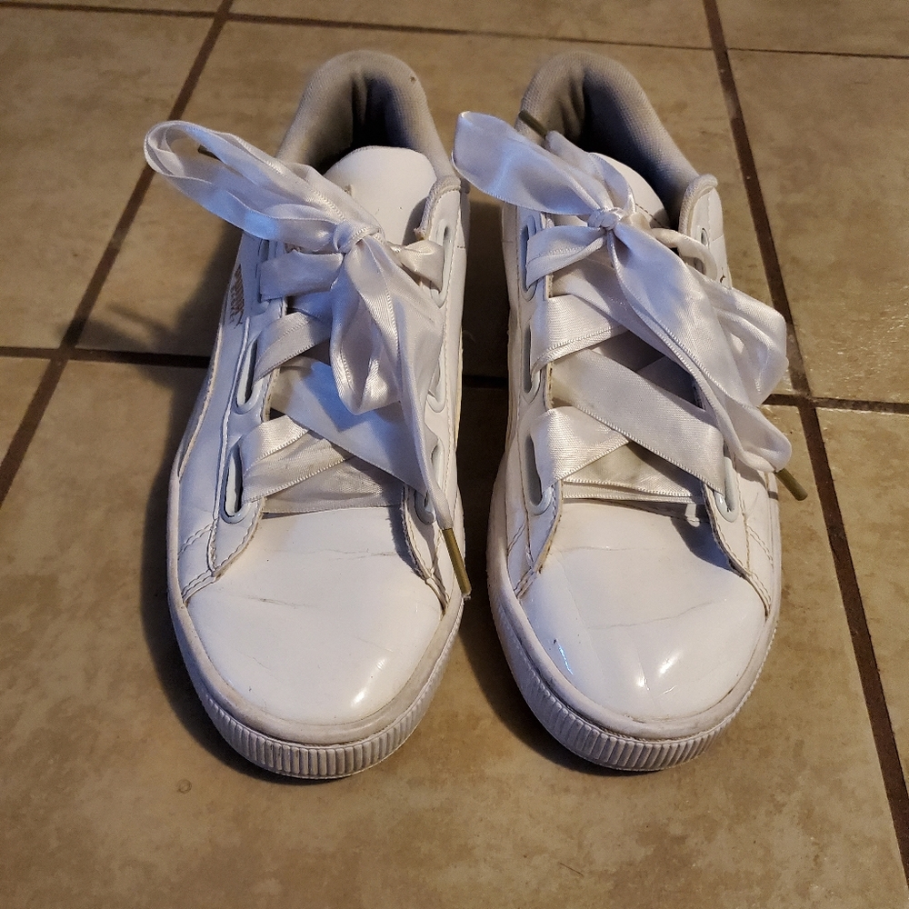 PUMA BASKET HEART PATENT SNEAKERS